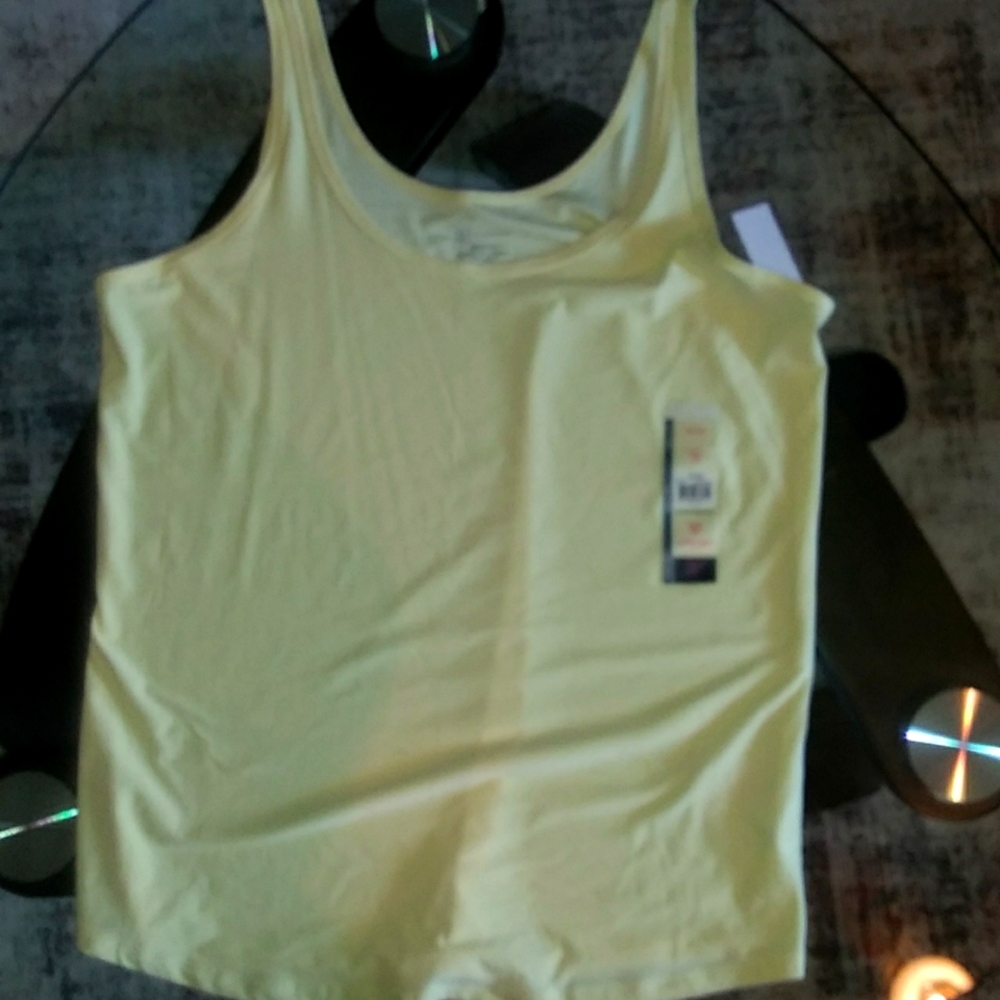 No boundaries xxxl yellow scoop tank top